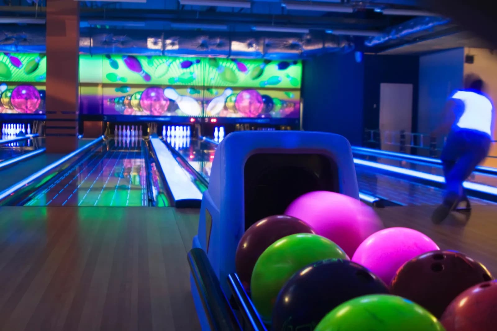 Blu Bowl Bowling 1