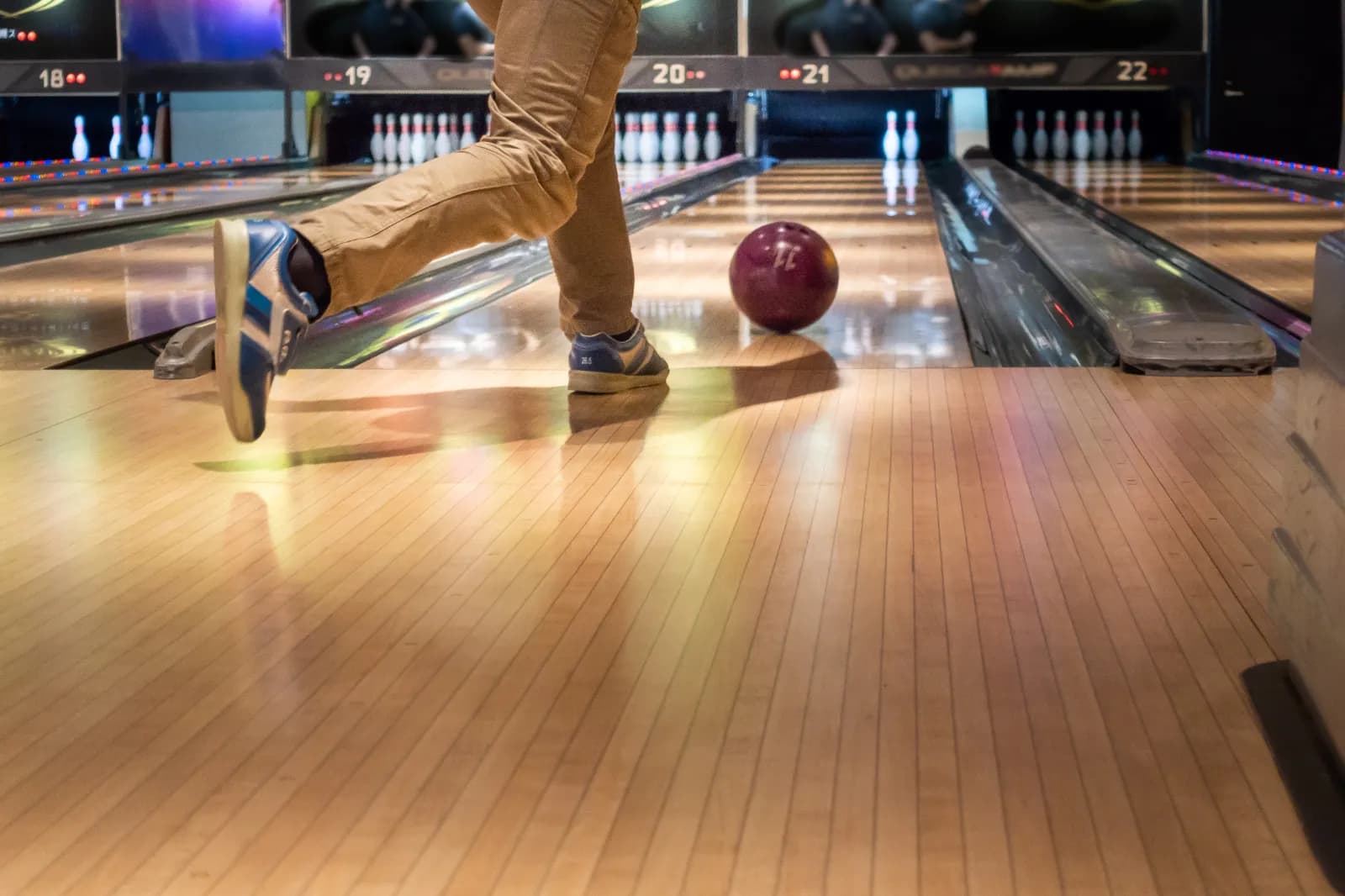 B'moovd Sportsbar & Bowling 1