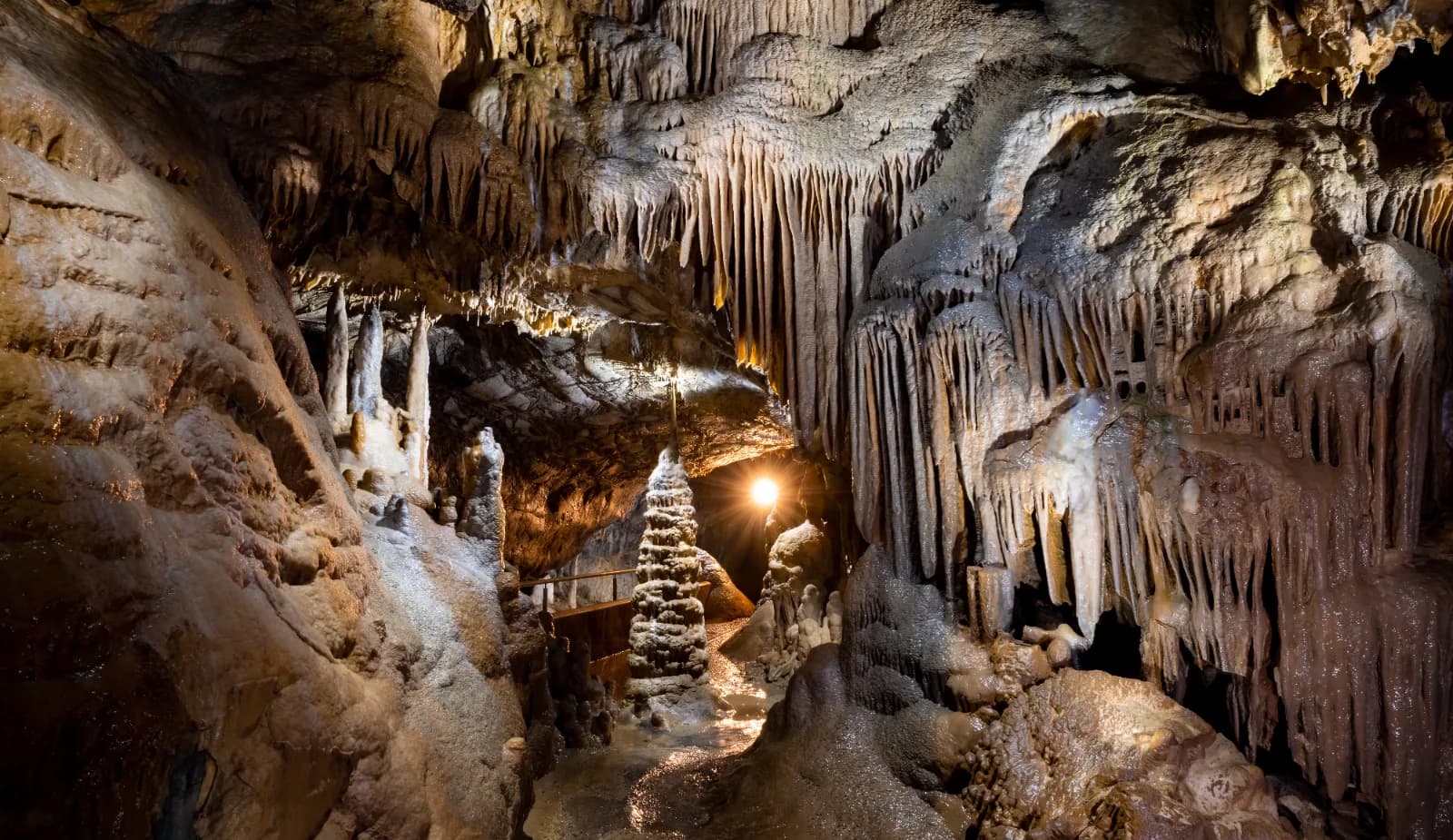 Dechenhöhle und Deutsches Höhlenmuseum 1