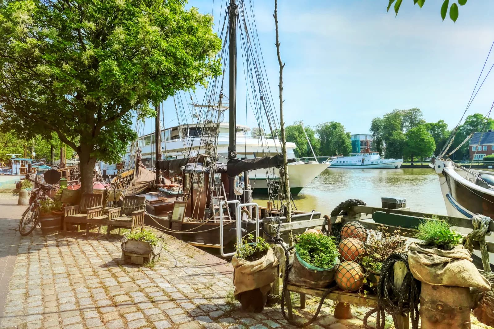 Leeraner Hafen 1