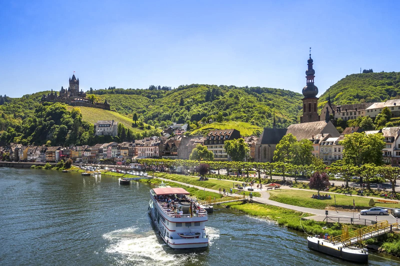 Schifffahrt auf der Mosel 1