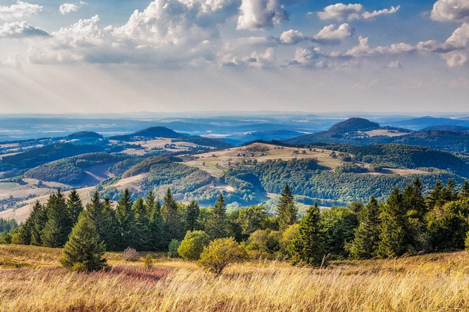 Panorama-Liegestühle auf der Wasserkuppe 1