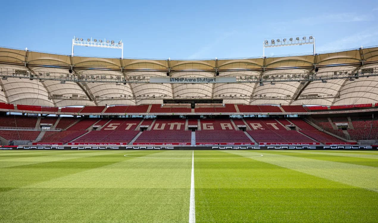 Führung durch MHP Arena 1
