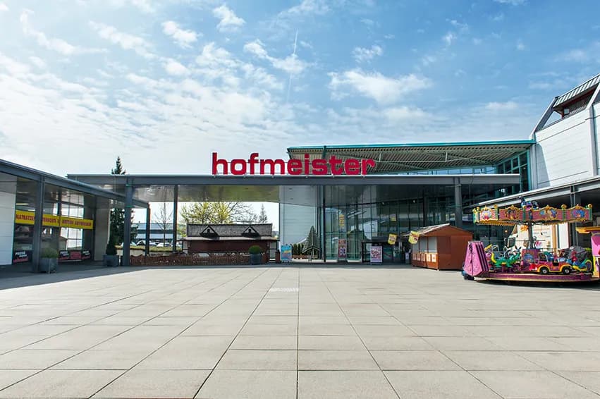 Hofmeister Erlebnis-Wohnzentrum 1