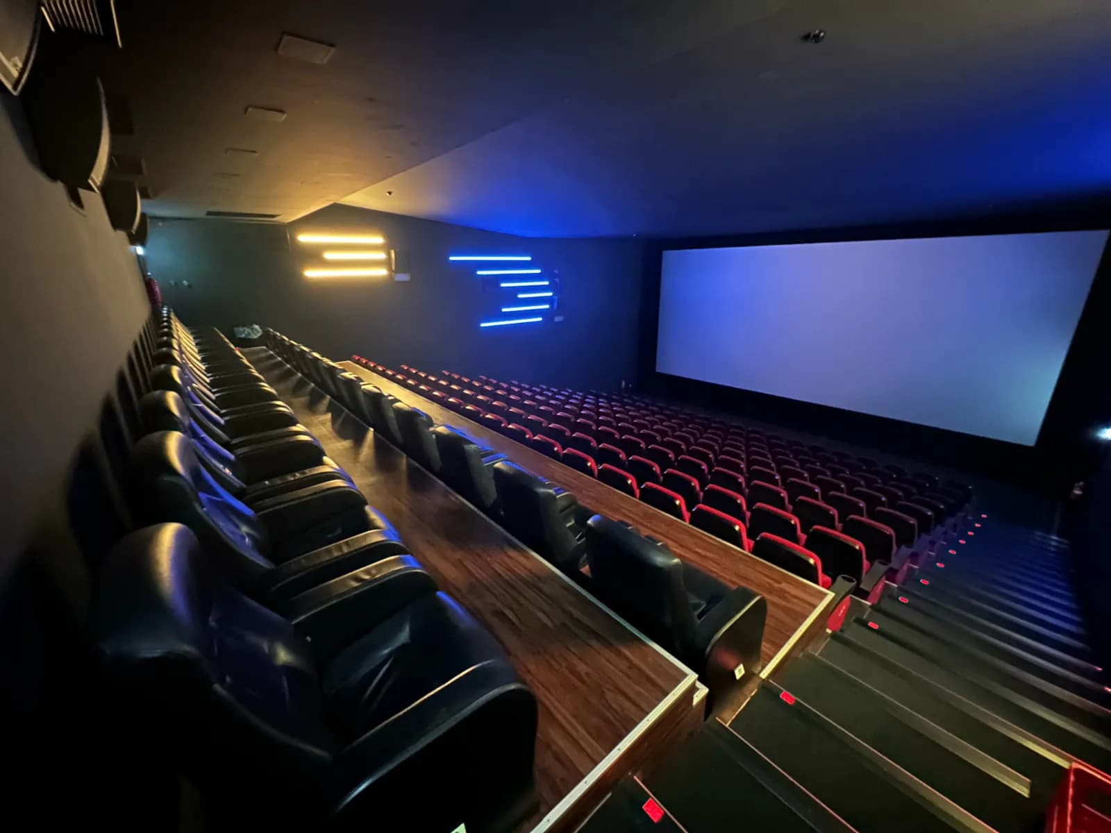 Kinostar Filmwelt Bretten 1