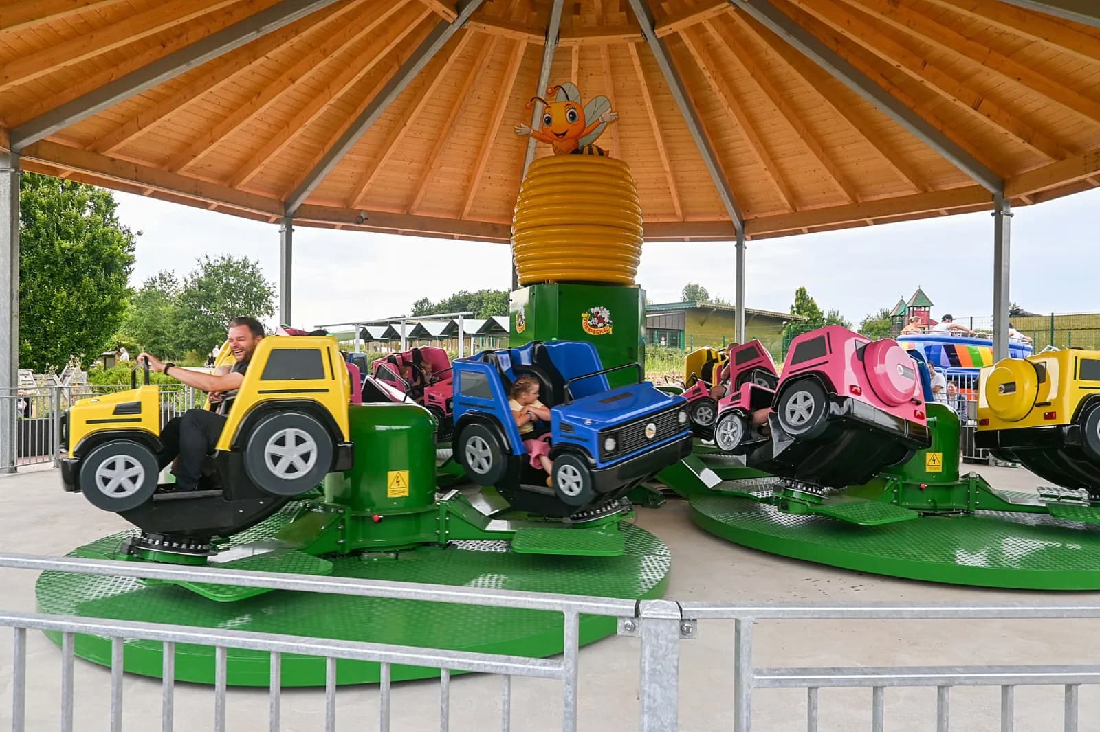 Familien-Freizeitpark Tolk-Schau 1