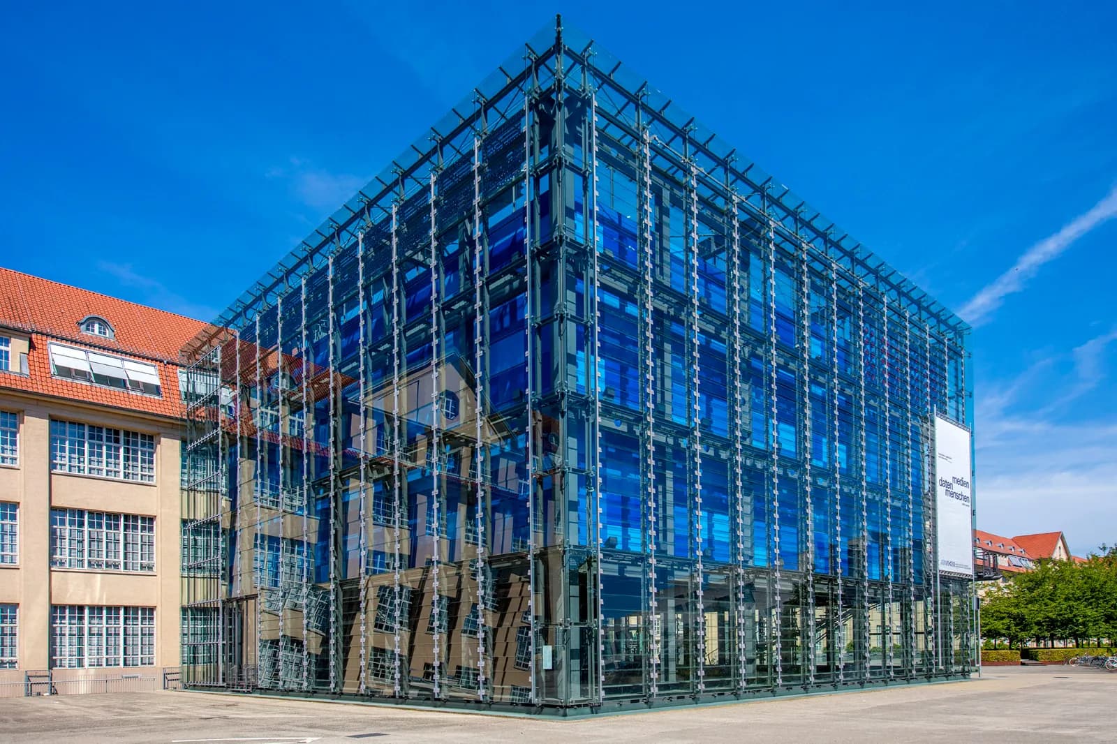 Zentrum für Kunst und Medien 2
