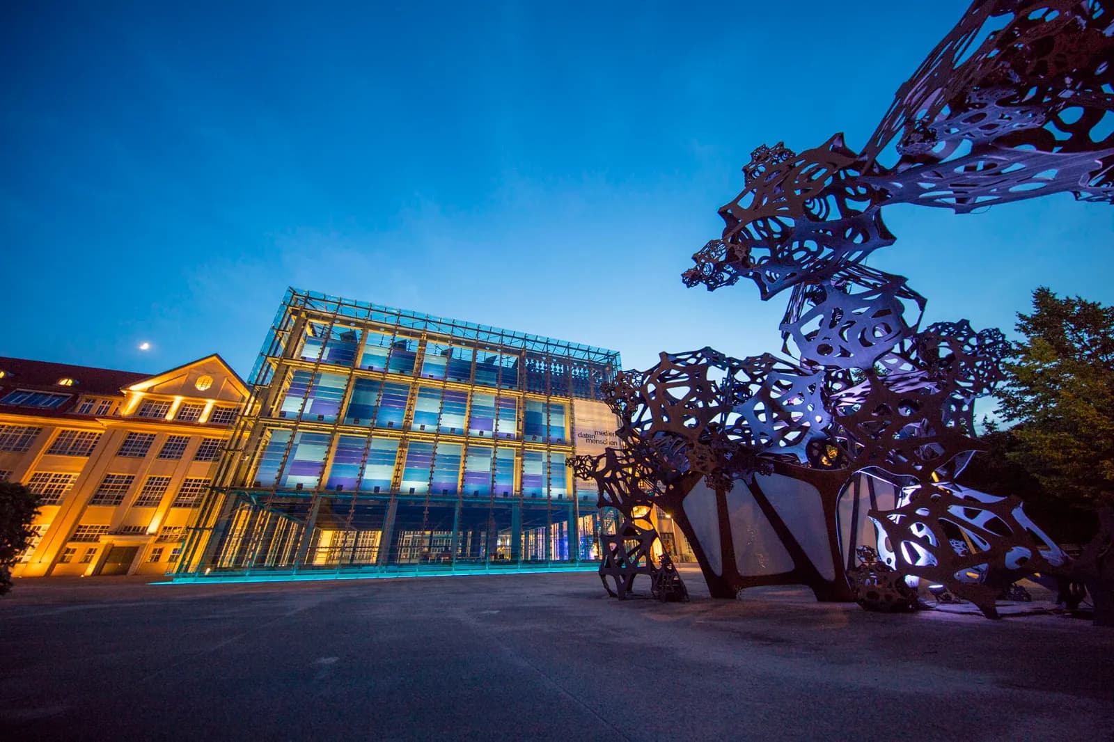 Zentrum für Kunst und Medien 1