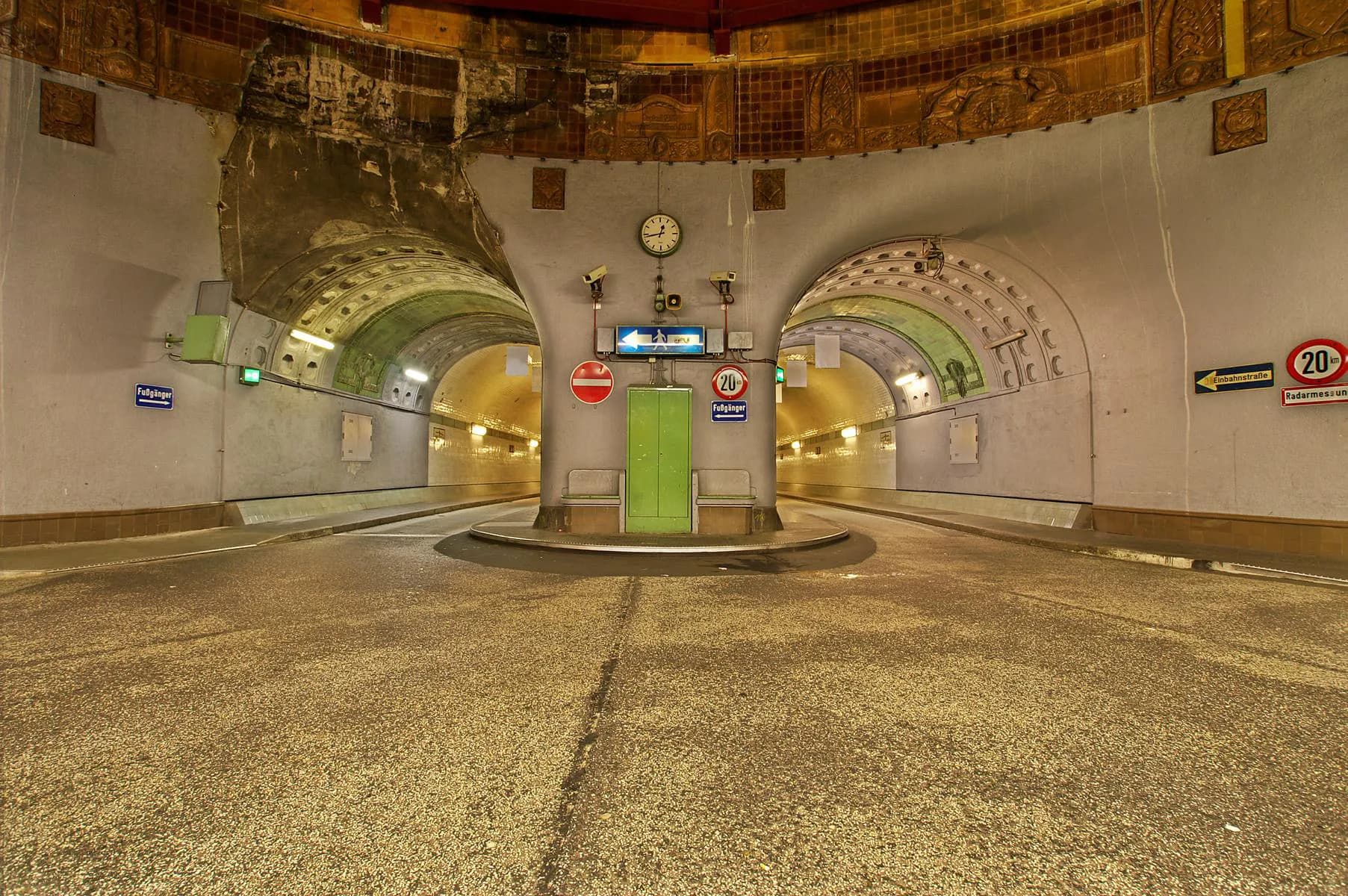 Alter Elbtunnel 2