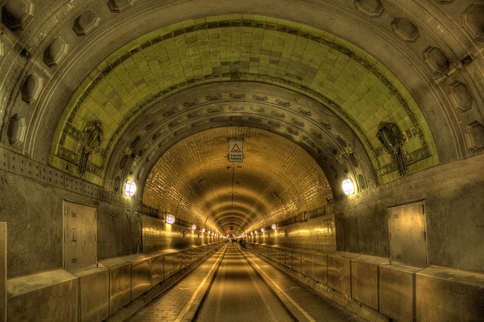 Alter Elbtunnel 3
