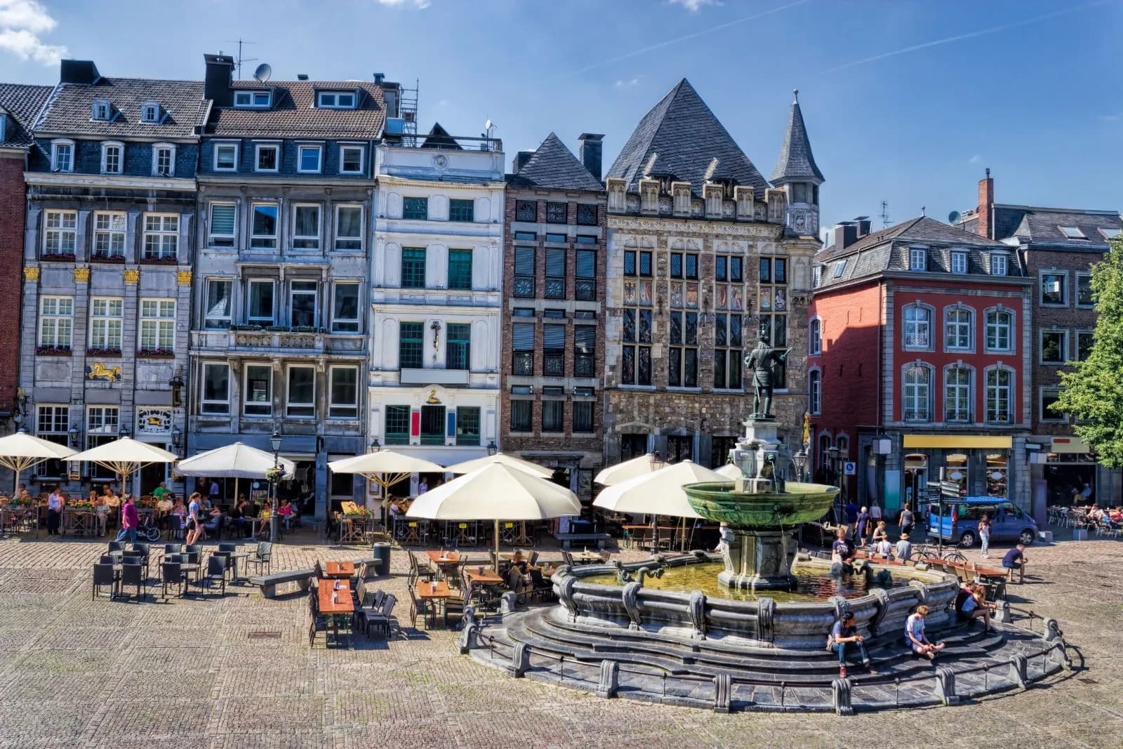 Marktplatz am Rathaus 3
