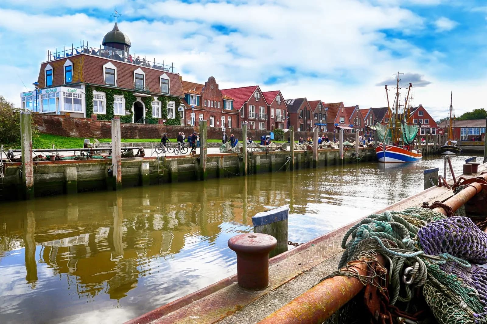 Hafen Neuharlingersiel 2