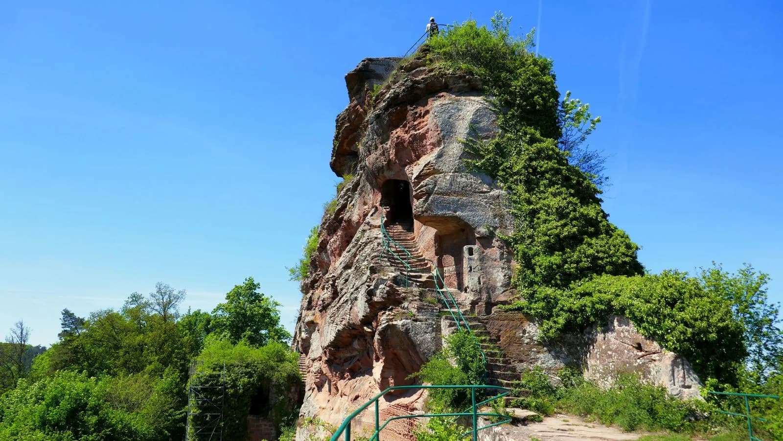 Burgruine Drachenfels 2